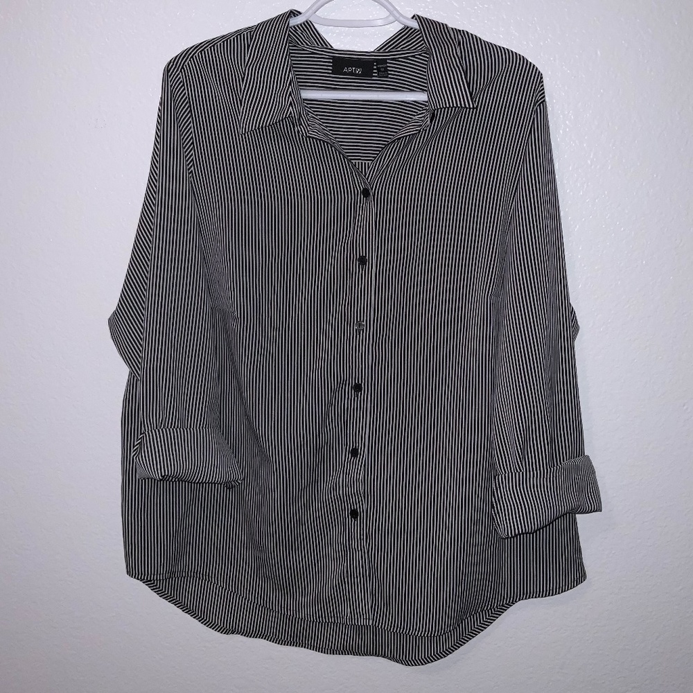 APT.9  Women’s Black and White Stripped Button Up
